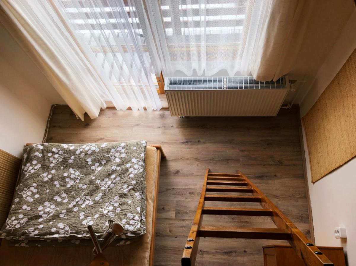 Apartman U Sjezdovky เชเลซนารูดา ภายนอก รูปภาพ