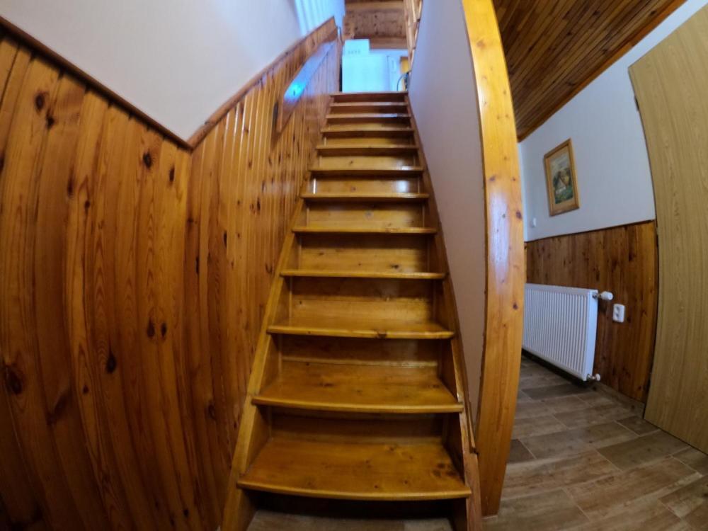 Apartman U Sjezdovky เชเลซนารูดา ภายนอก รูปภาพ